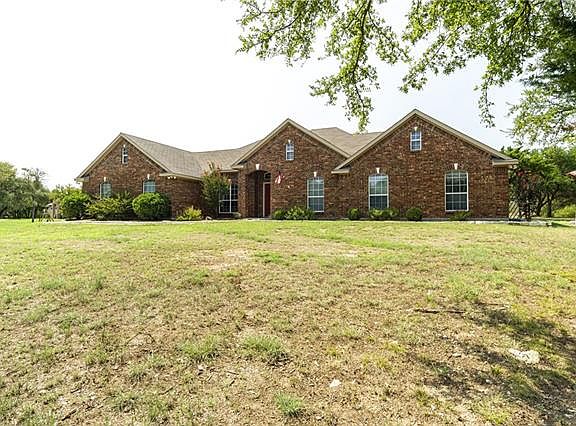 2nd image of 380 Miramar Cir
