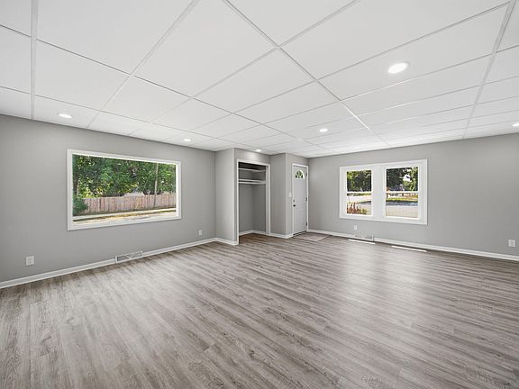 5th image of 208 S Brown St