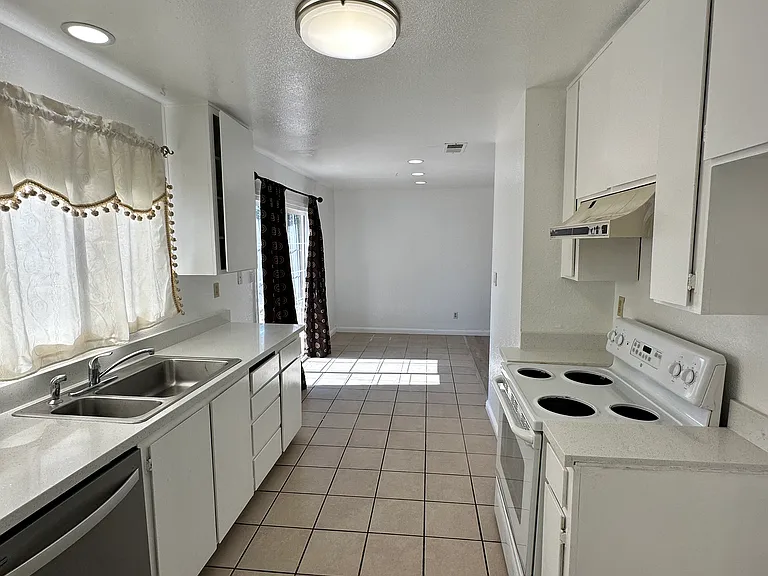 1750 Askren Ct — Photo 6