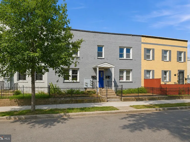 1250 Queen St NE #1 — Photo 16