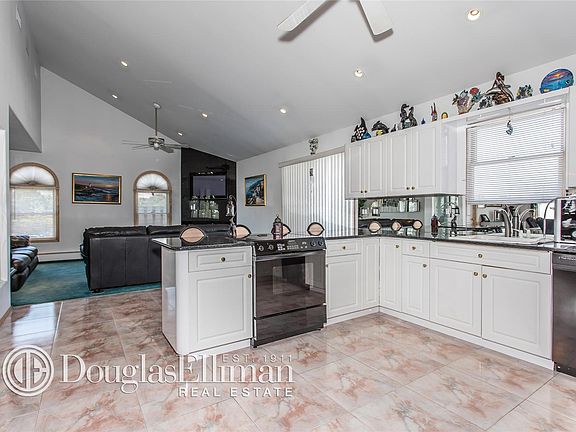 4th image of 1176 Palermo Ct