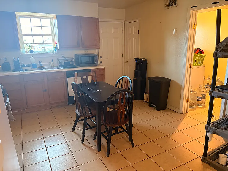 701 Lesseps St #E — Photo 8