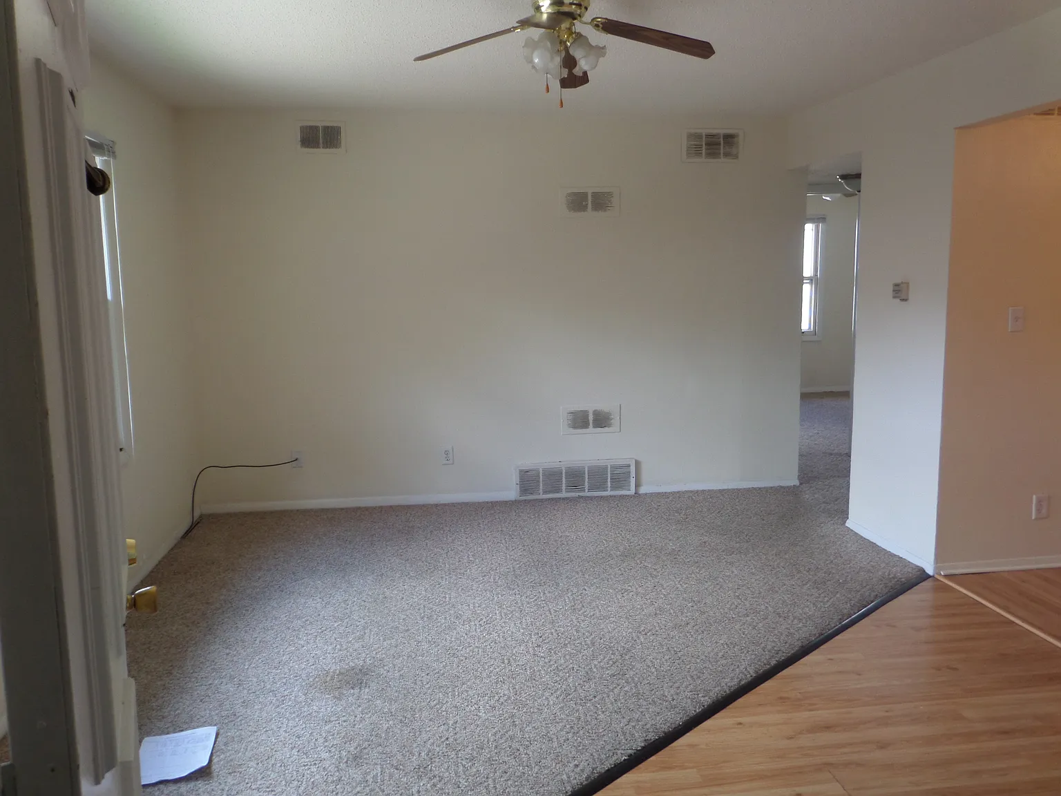 2 bed, 900 sqft, $1,050 — Photo 3