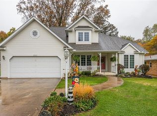 6522 Crossview Rd, Seven Hills, OH 44131