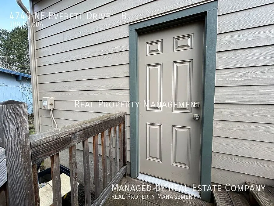 Building Photo - 4749 NE Everett Dr #B