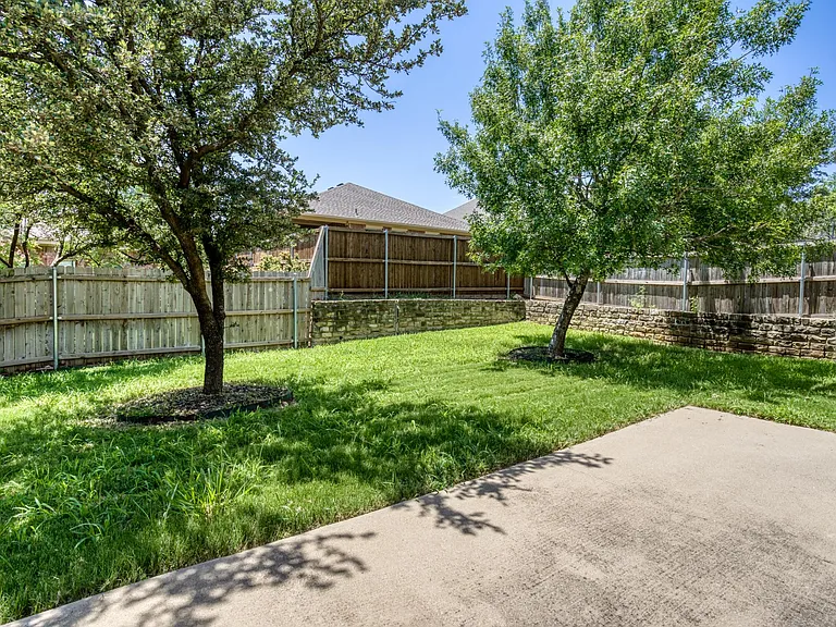 9909 Delamere Dr — Photo 27