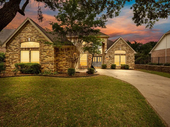 955 Crown Ct, Highland Village, TX 75077