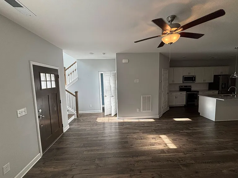 8004 Vibrant Pl — Photo 3