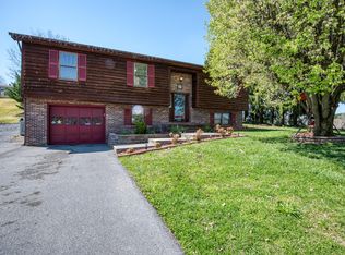 19 Claremont Cir, Bristol, VA 24201