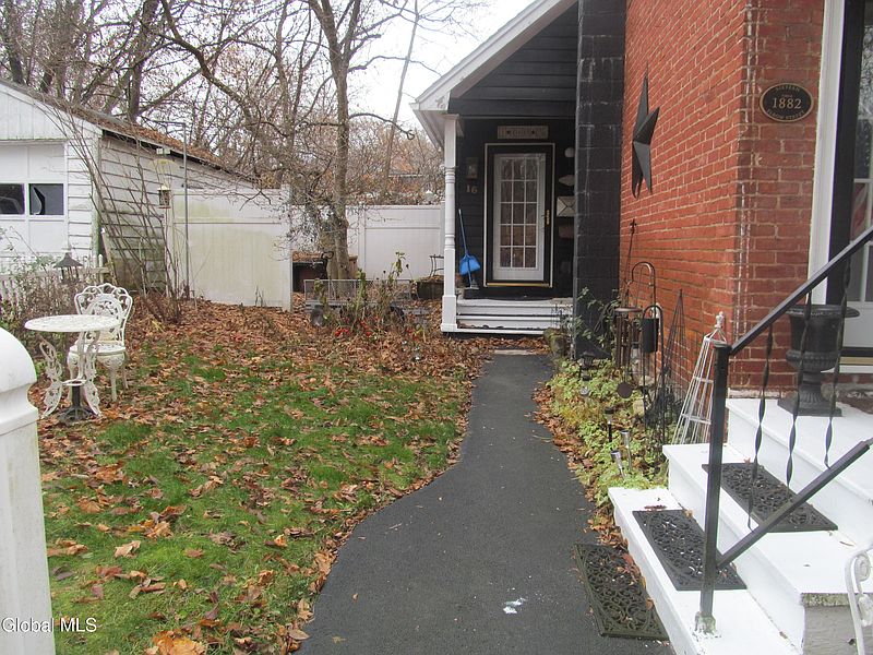 3rd image of 16 Elbow Street