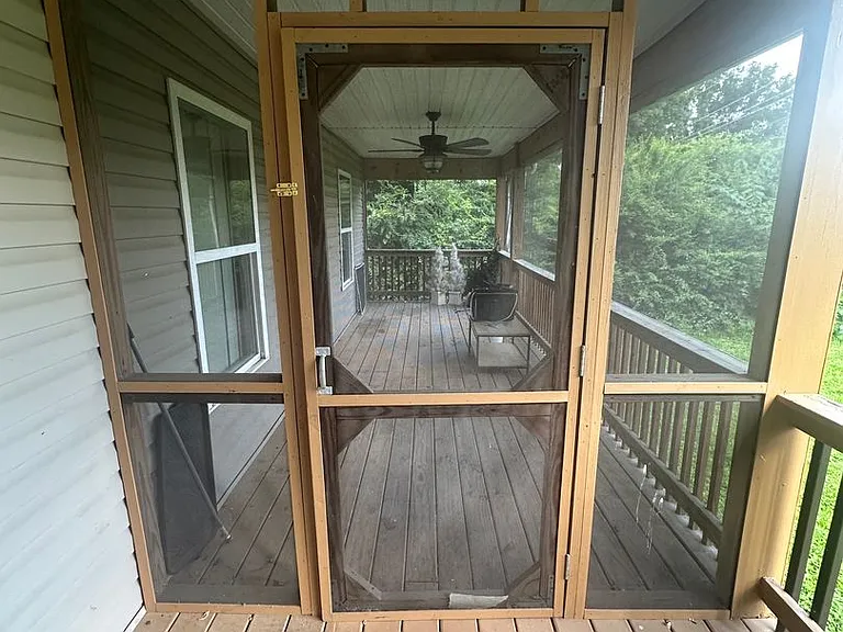 8104 Igou Gap Rd — Photo 2