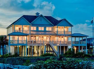 374 Atkinson St, Crystal Beach, TX 77650