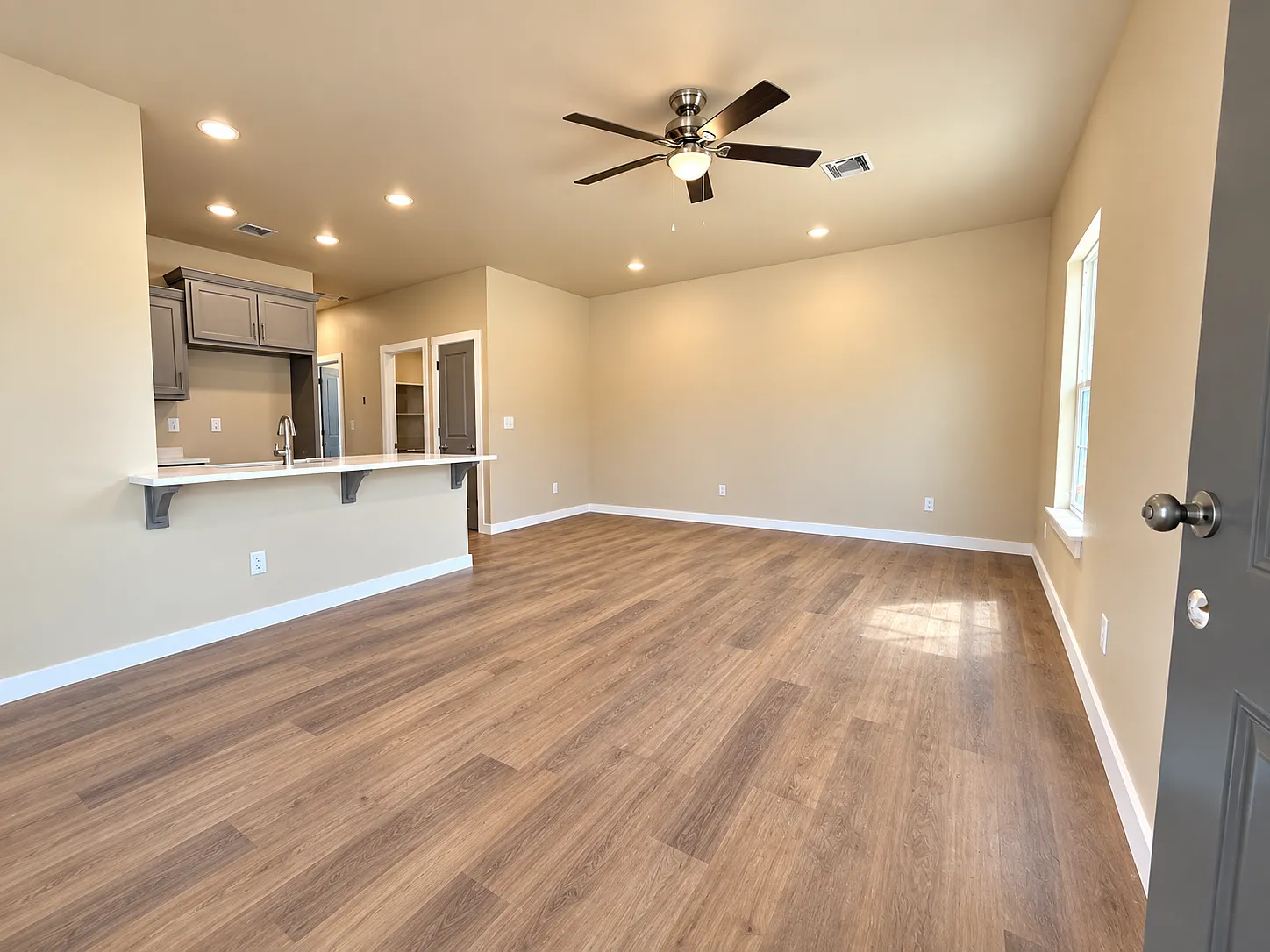 309 NW Arlington Ave — Photo 3