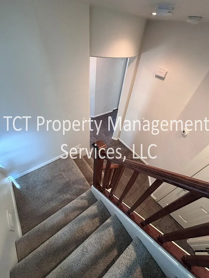 3 bed, 2.5 bath, 1262 sqft, $1,900 — Photo 4