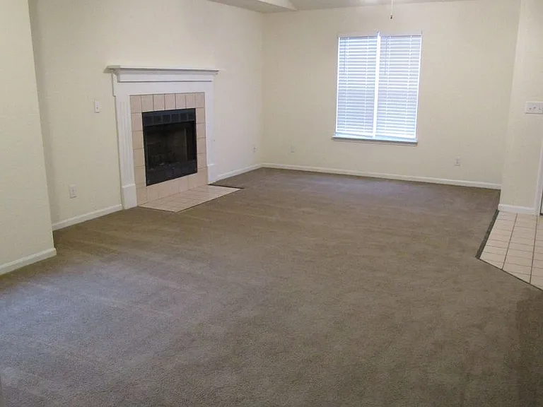 4402 - 4404 Jeana Court — Photo 7