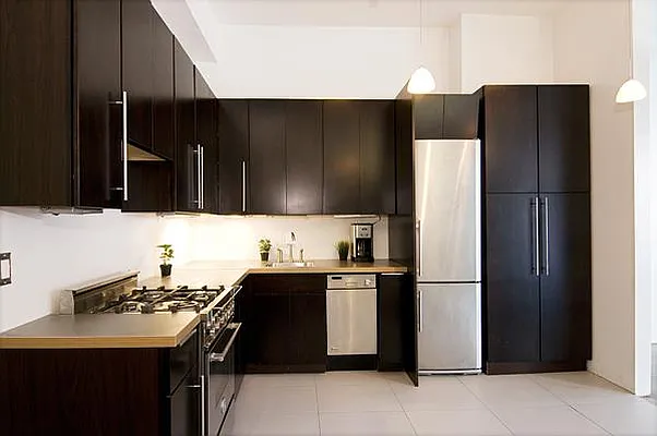 Sold by R New York | media 3