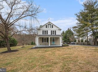 1546 Dranesville Rd, Herndon, VA 20170