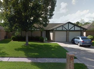 403 Buoy Rd, Webster, TX 77598