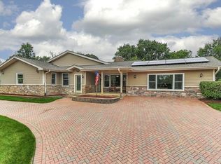 1300 Summit Dr, Schaumburg, IL