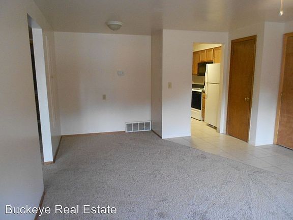 5th image of 133 E Lane Ave APT 2B