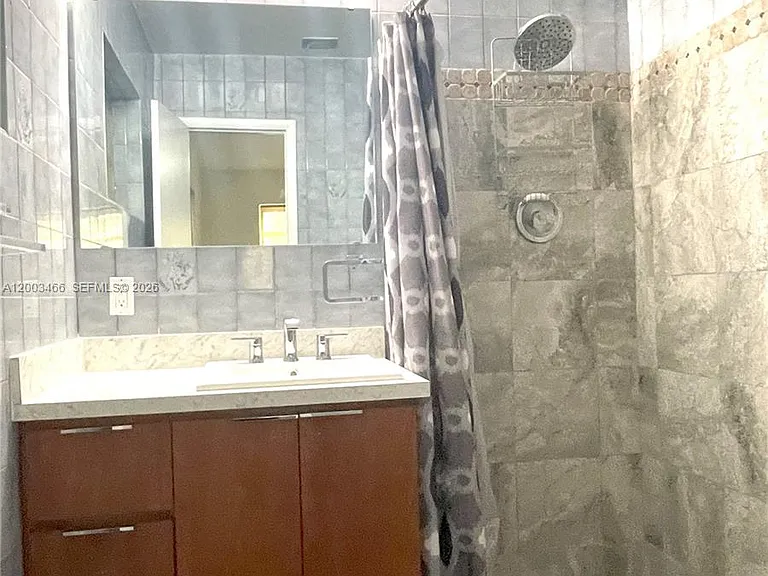 1556 San Benito Ave — Photo 14