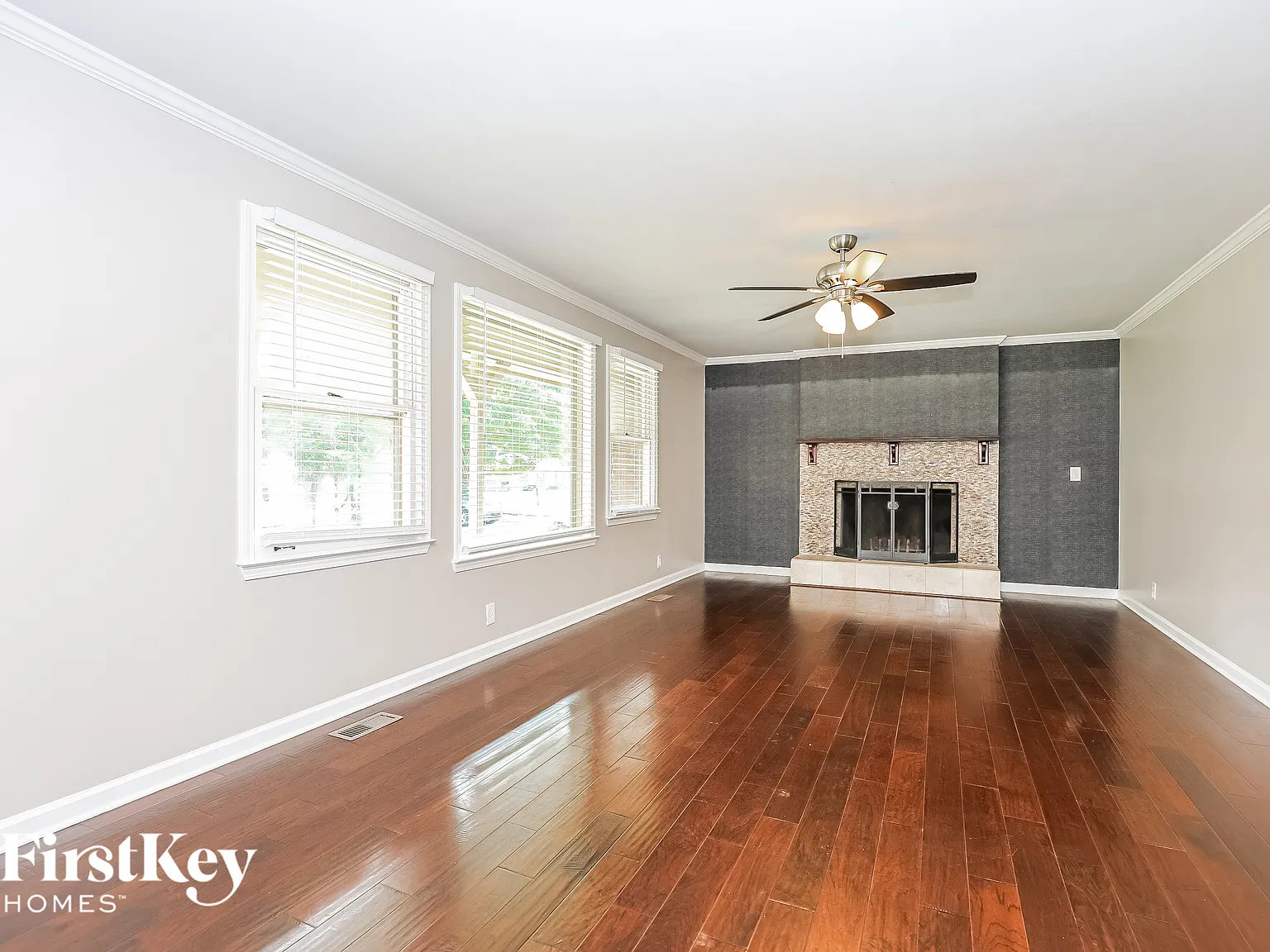 3 bed, 2.5 bath, 2138 sqft, $2,245 — Photo 2