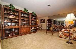 5th image of 13 Chapel Ct