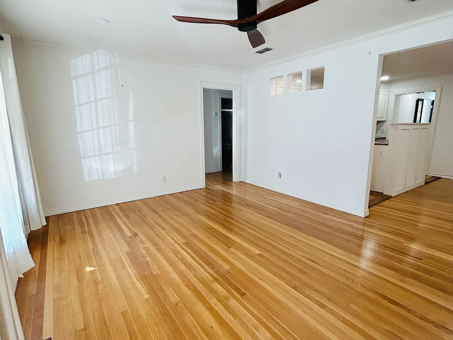 3 bed, 1400 sqft, $3,100 — Photo 3