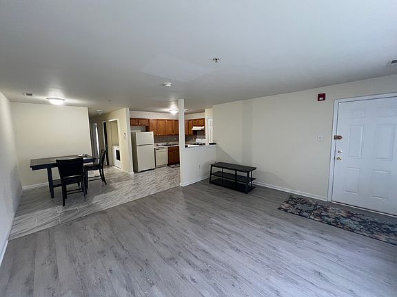 3rd image of 9228-38 Blue Grass Rd APT 19