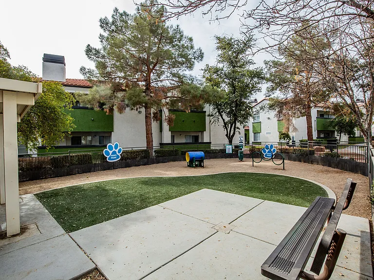 Parkway Townhomes — Photo 24