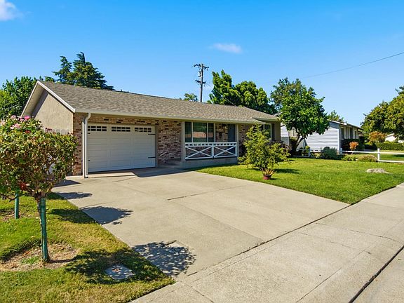 2nd image of 610 E Robinhood Dr