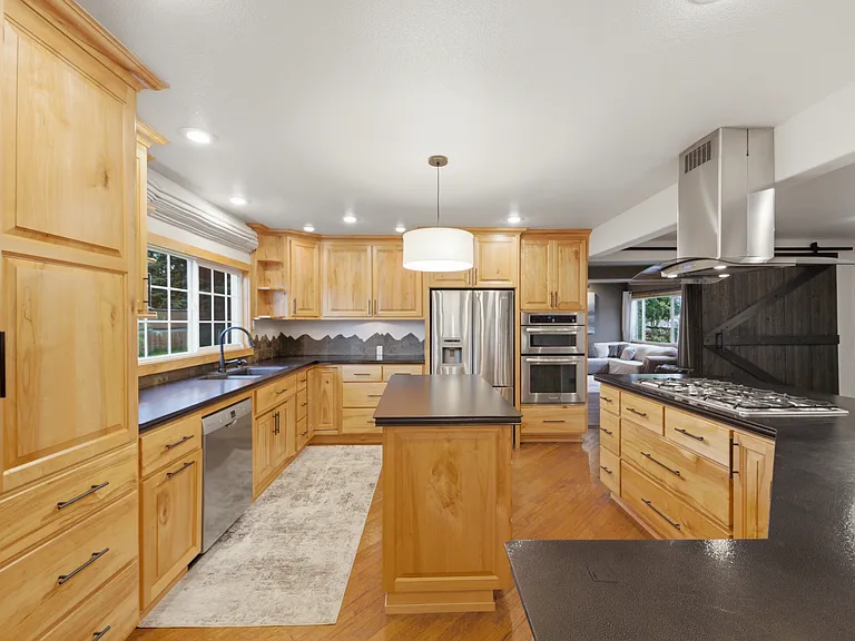 2635 N Meyer Rd — Photo 38