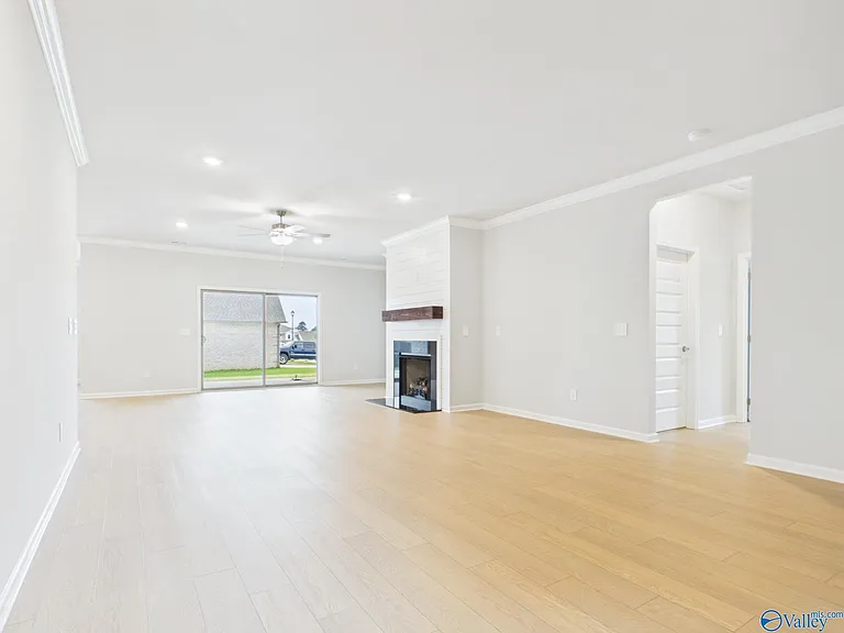 17993 Longleaf Dr — Photo 4