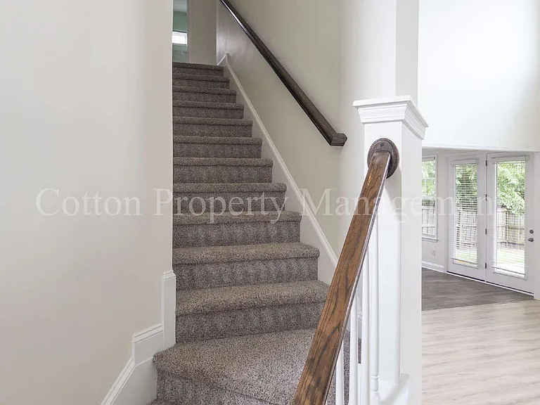 7445 Darius Dr — Photo 27
