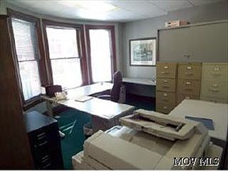 3rd image of 1327 Market St