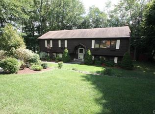 9 Greenfield Dr, Trumbull, CT 06611