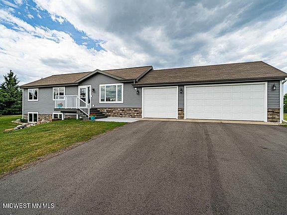 2nd image of 2314 Saint Clair Cir