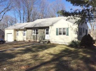 15 Pehl Rd, Poughkeepsie, NY 12603