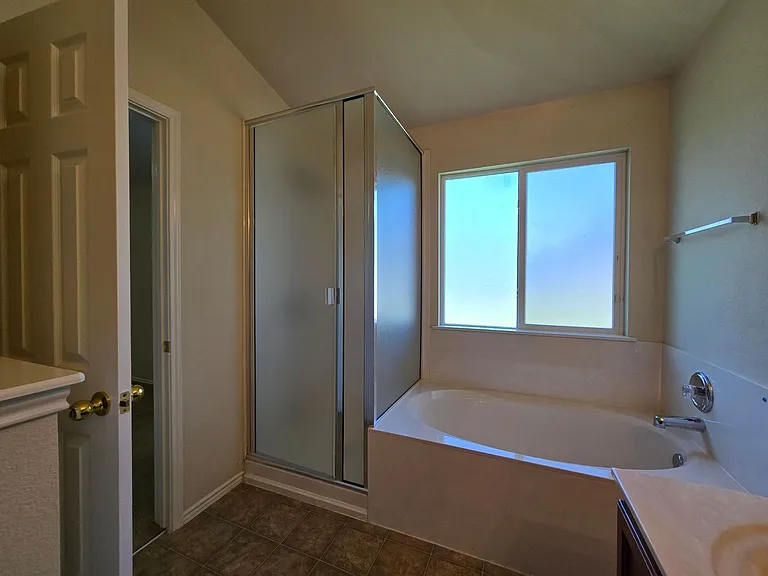 4604 Black Forest Ln — Photo 18