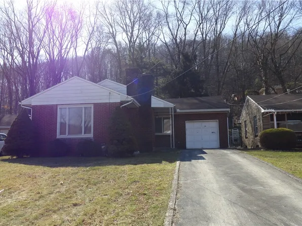 715 Jefferson St, Newell, WV 26050