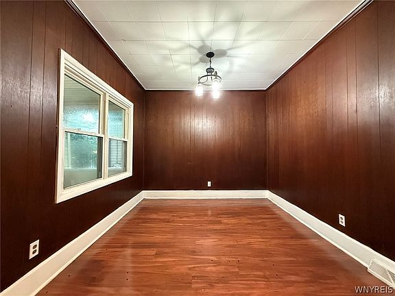 3rd image of 741 19th St