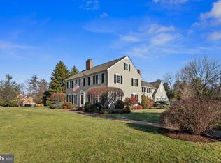 10 E Acres Dr, Pennington, NJ 08534