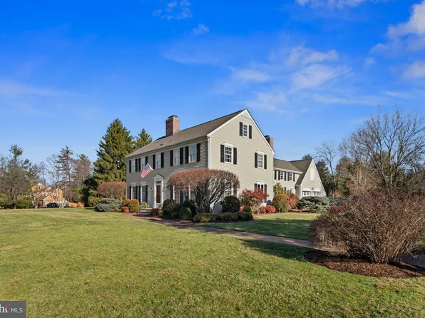 10 E Acres Dr, Pennington, NJ 08534