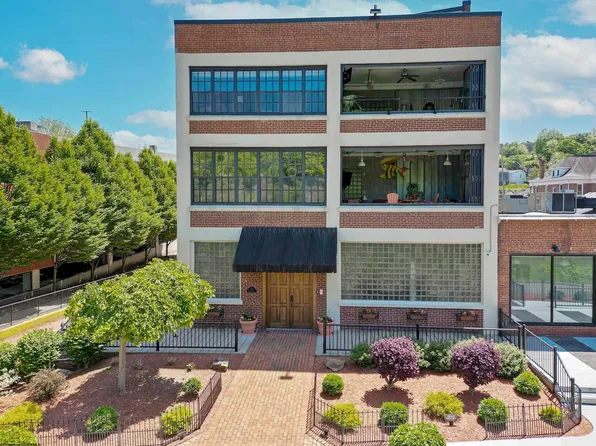 75 Wharf St APT 2, Morgantown, WV 26501