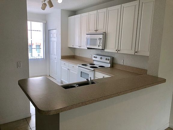 3rd image of 1826 NE 5th St #1405