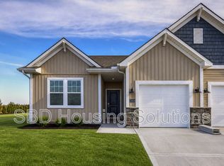 12415 S Parkwood Ln, Lake Lotawana, MO 64086