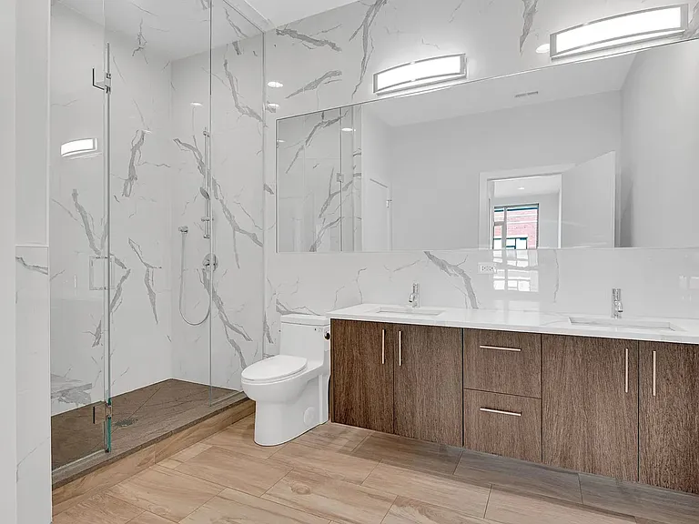 3087 N Avers Ave #E — Photo 15