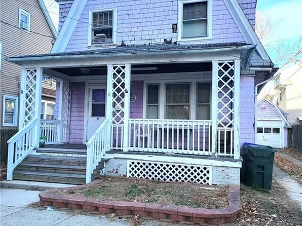37 Cyr St, Cranston, RI 02905