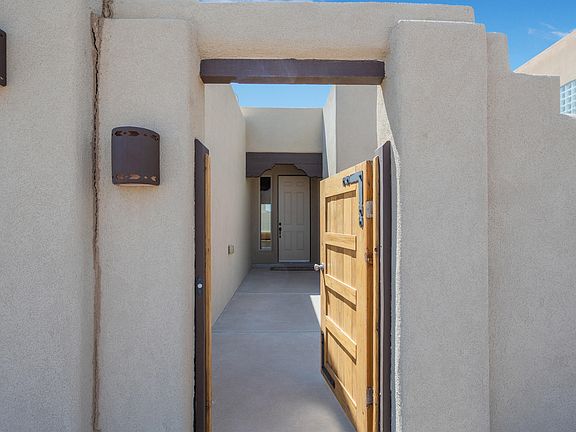 3rd image of 2263 Calle De Ortiz SW