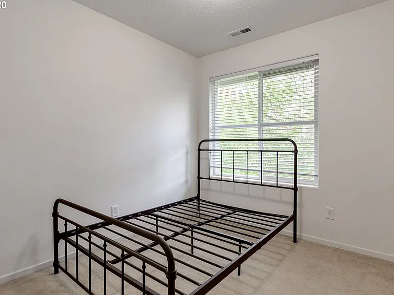 2232 NE Redelfs Way — Photo 21